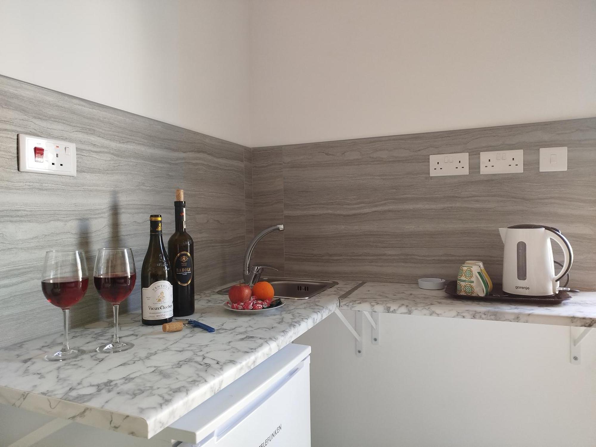 Limestone Sun Suites Σλιέμα Δωμάτιο φωτογραφία