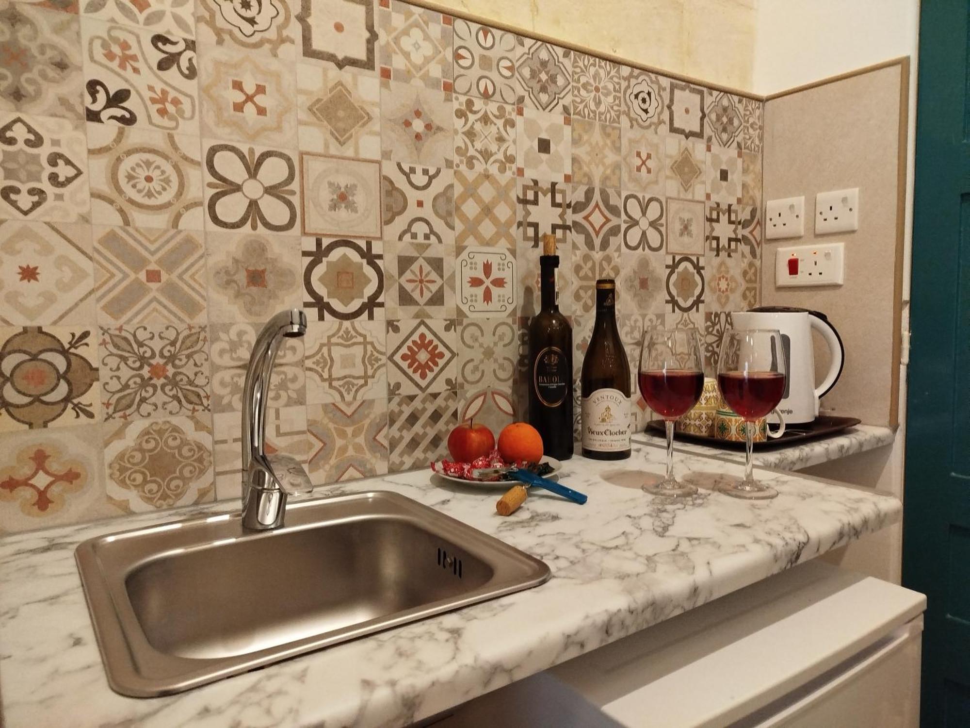 Limestone Sun Suites Σλιέμα Δωμάτιο φωτογραφία