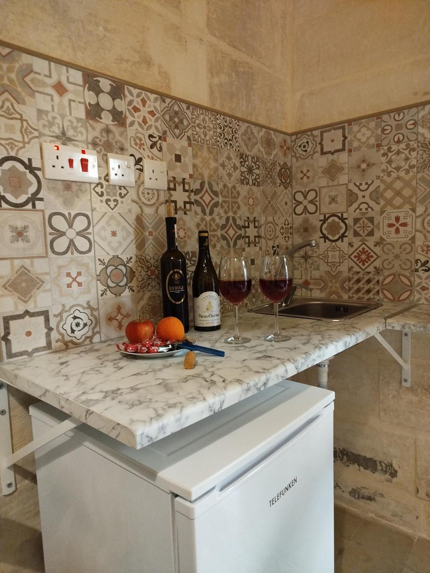 Limestone Sun Suites Σλιέμα Δωμάτιο φωτογραφία